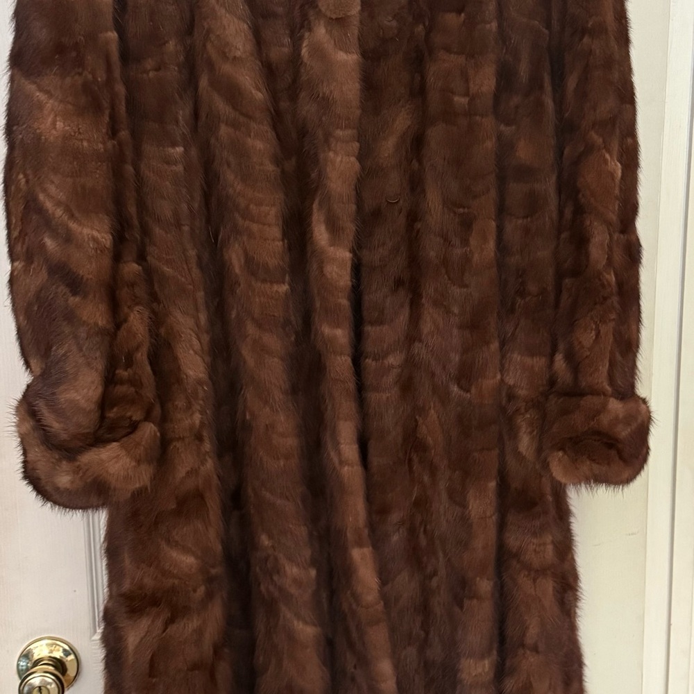 Brown real mink fur Jacket with Elegant Silhouette